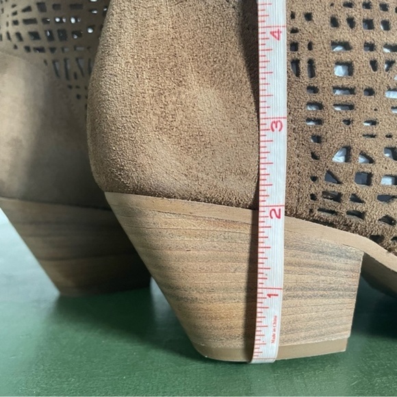 NWT Ron White BRAIDEN Laser Cut Booties in Caramel Antiqued Suede *Italy* - Picture 4 of 11